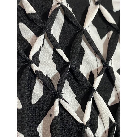 New Premise Black & White Slinky Sleeveless Stretchy Blouse Women's Size Medium - Picture 7 of 9
